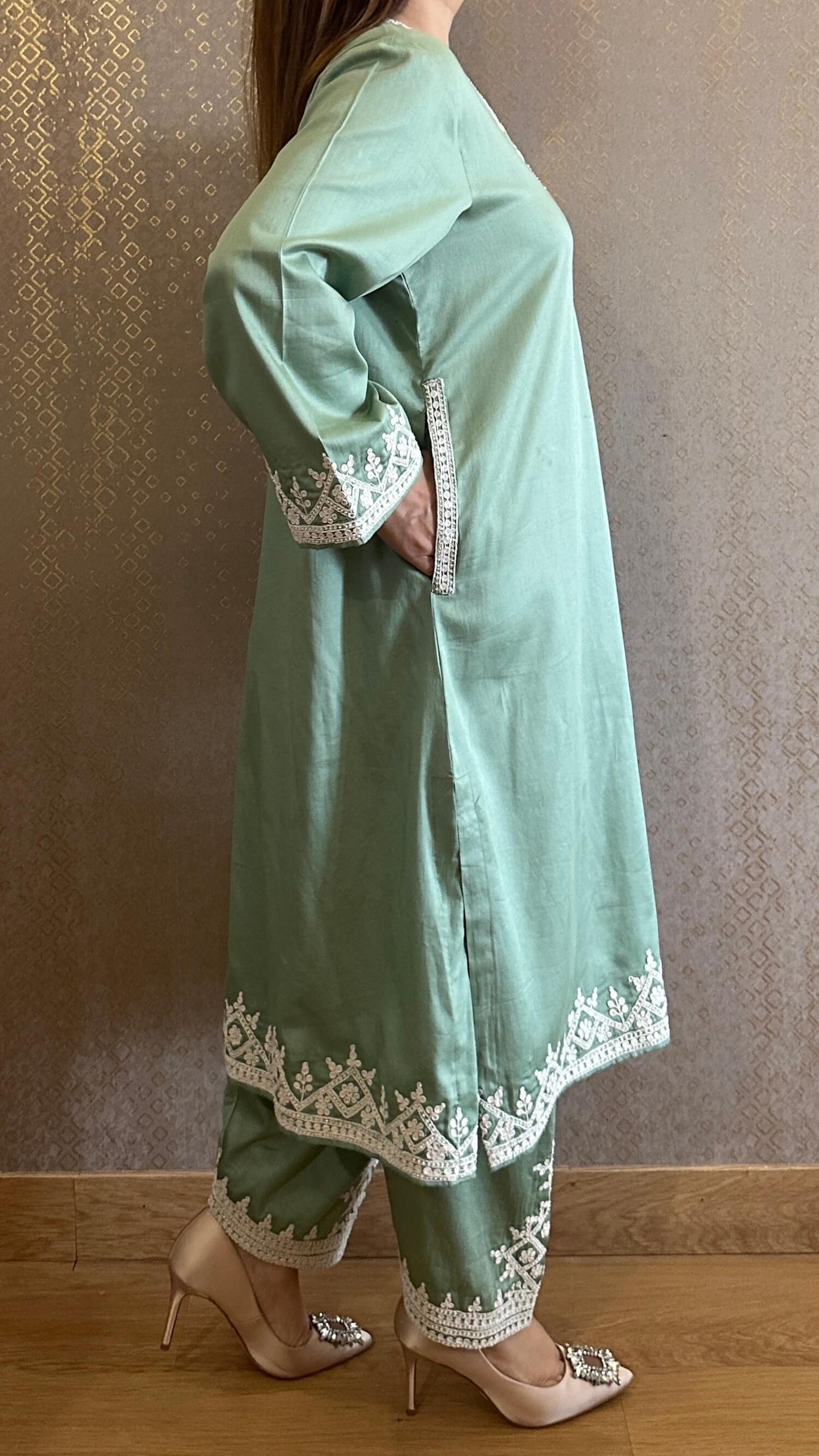 Pastel Green Kashmiri Phiran with Salwar and Matching Potli