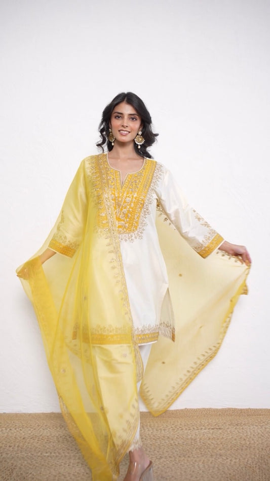 Ivory Aira Short Phiran Suit