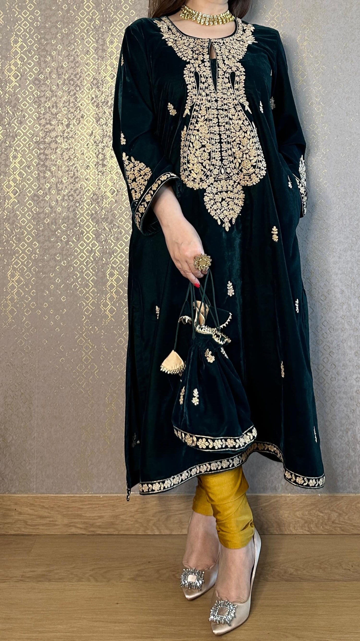 Bottle Green Paisley Velvet Kashmiri-Phiran Kurta with Churidar and Matching Potli