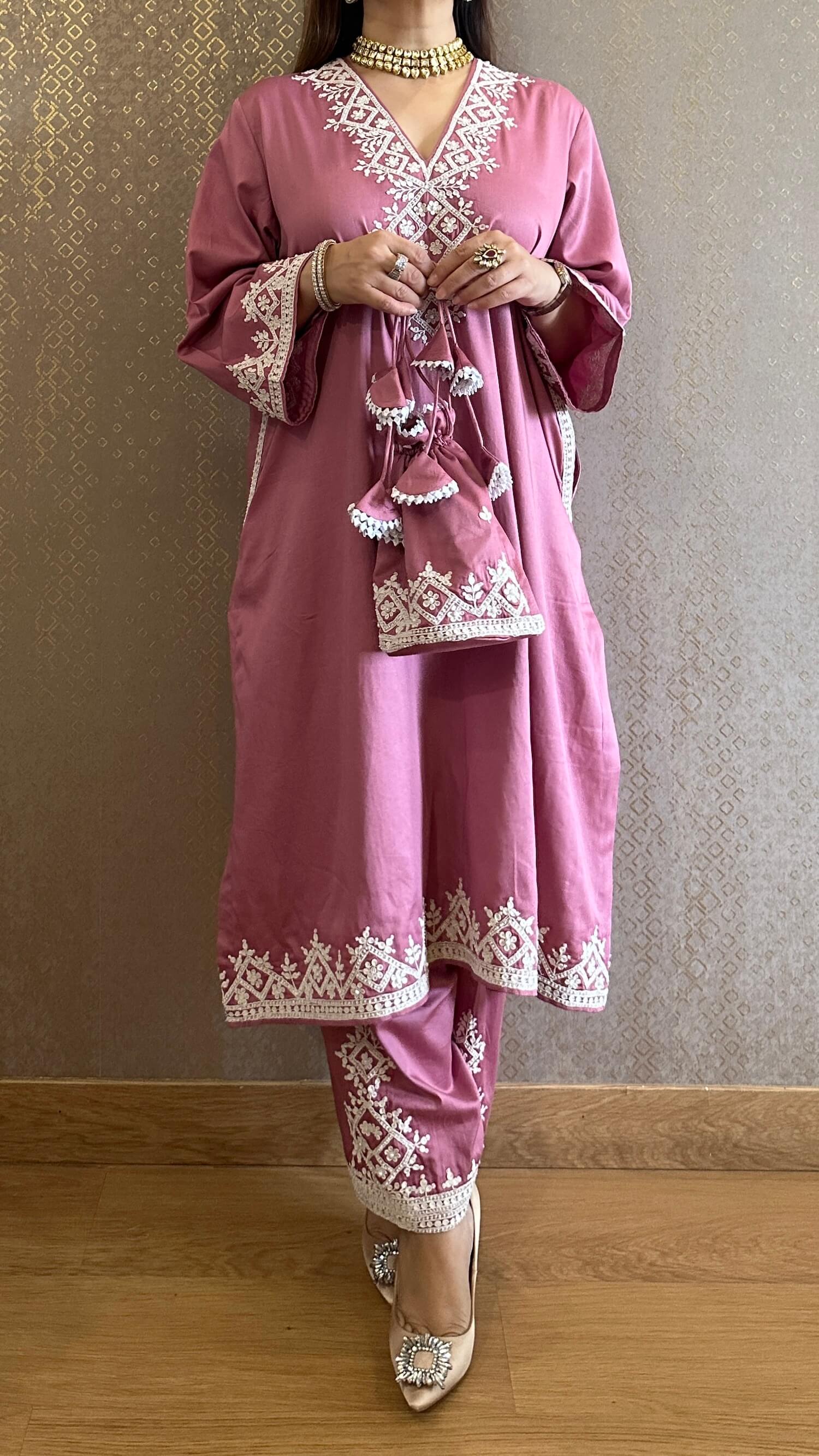 Rouge Pink Kashmiri Phiran with Salwar and Matching Potli Kylee Rouge Pink Kashmiri Phiran with Salwar and Matching Potli Kylee