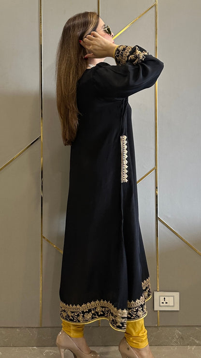 Fiza Black Phiran Kurta with Churidar and Matching Potli